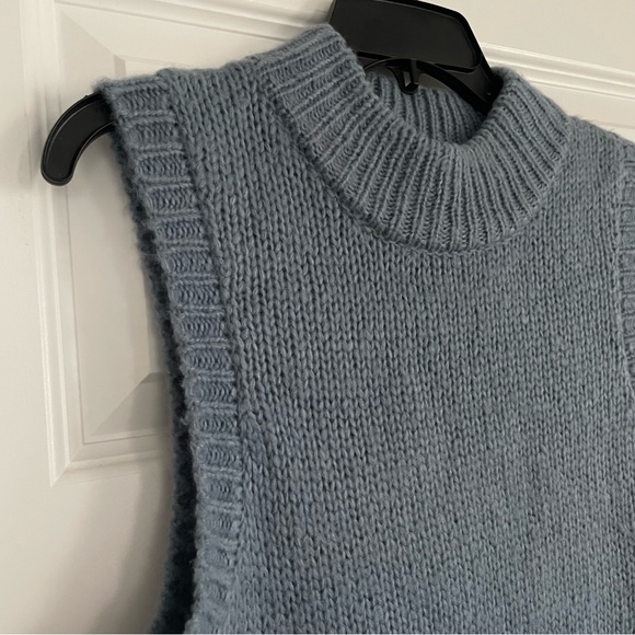 VILA Blue Crewneck Sleeveless Layering Sweater Vest Medium - Picture 4 of 8